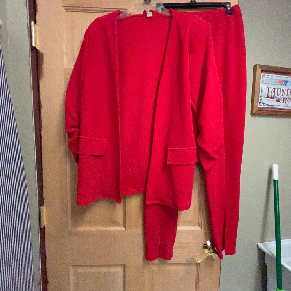 Elegant Red Pantsuit